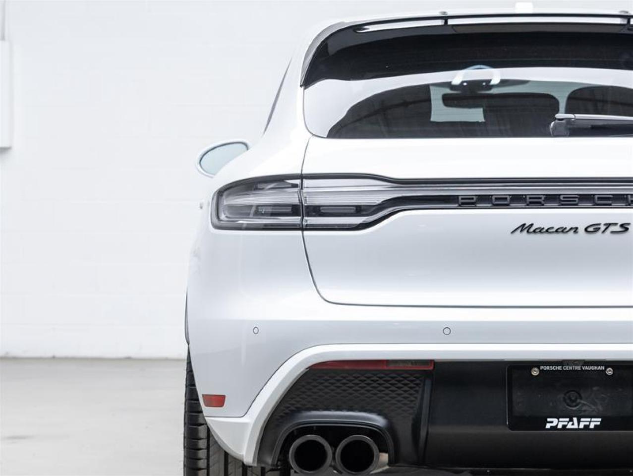 2024 Porsche Macan  Photo