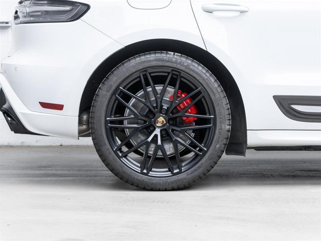 2024 Porsche Macan  Photo