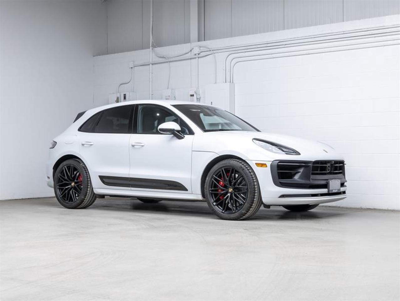 2024 Porsche Macan  Photo