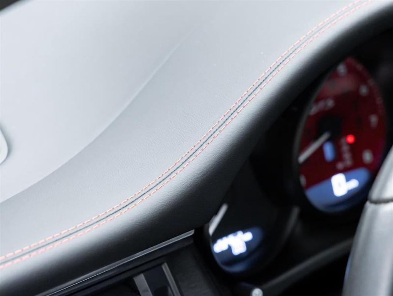 2024 Porsche Macan  Photo