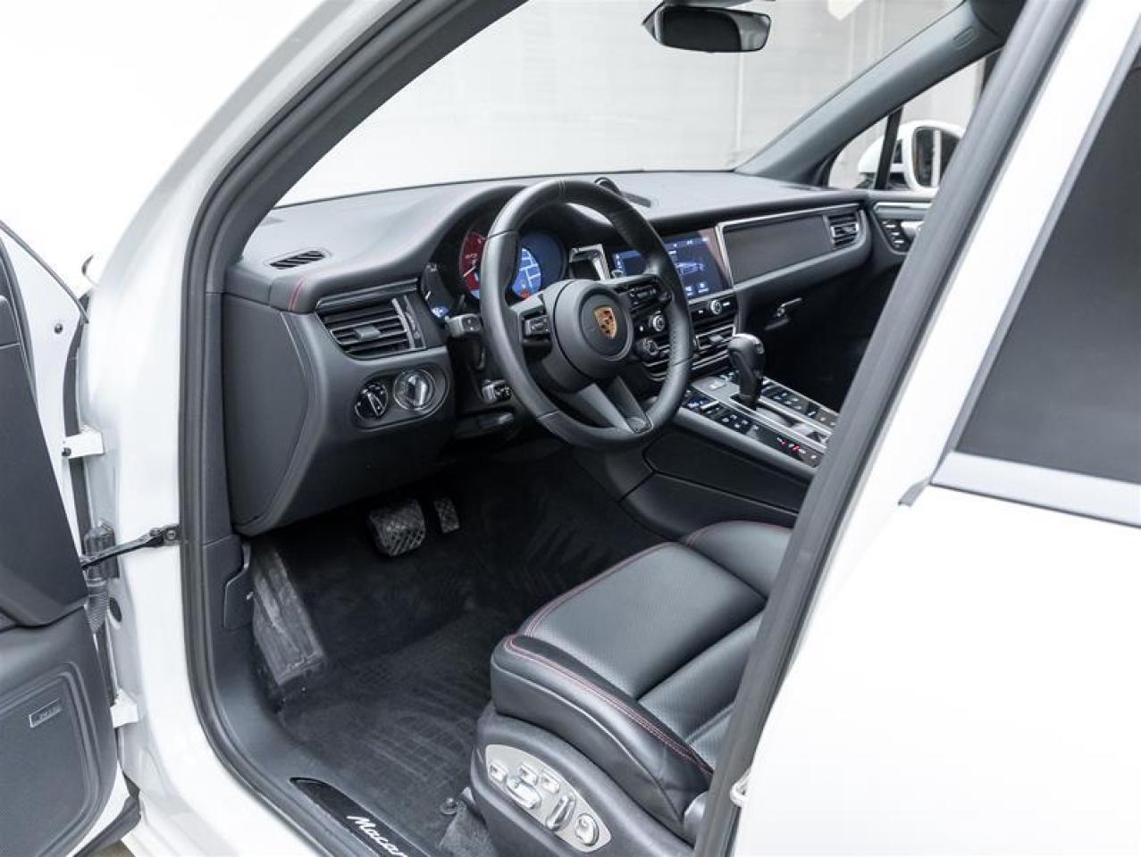 2024 Porsche Macan  Photo