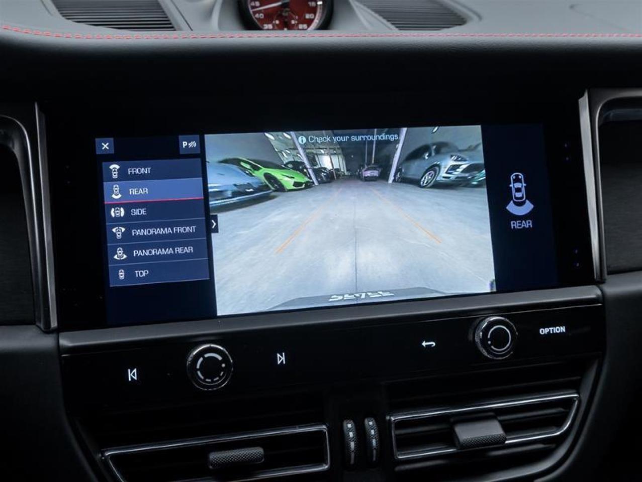 2024 Porsche Macan  Photo