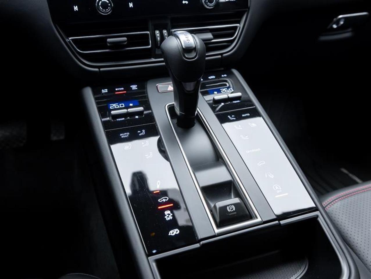 2024 Porsche Macan  Photo