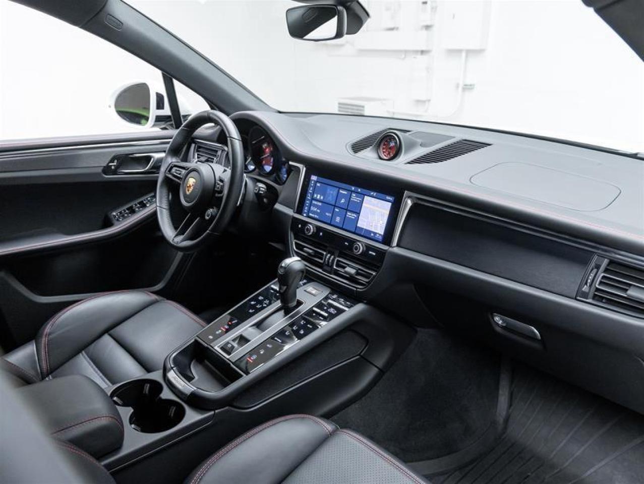 2024 Porsche Macan  Photo