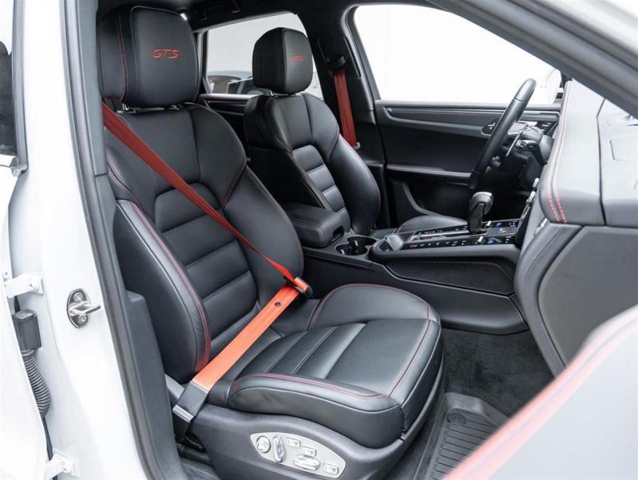 2024 Porsche Macan  Photo