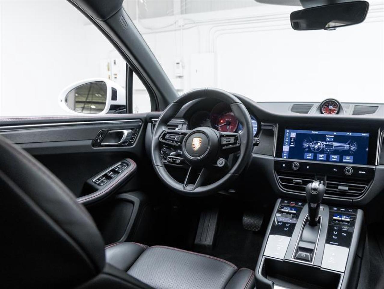 2024 Porsche Macan  Photo