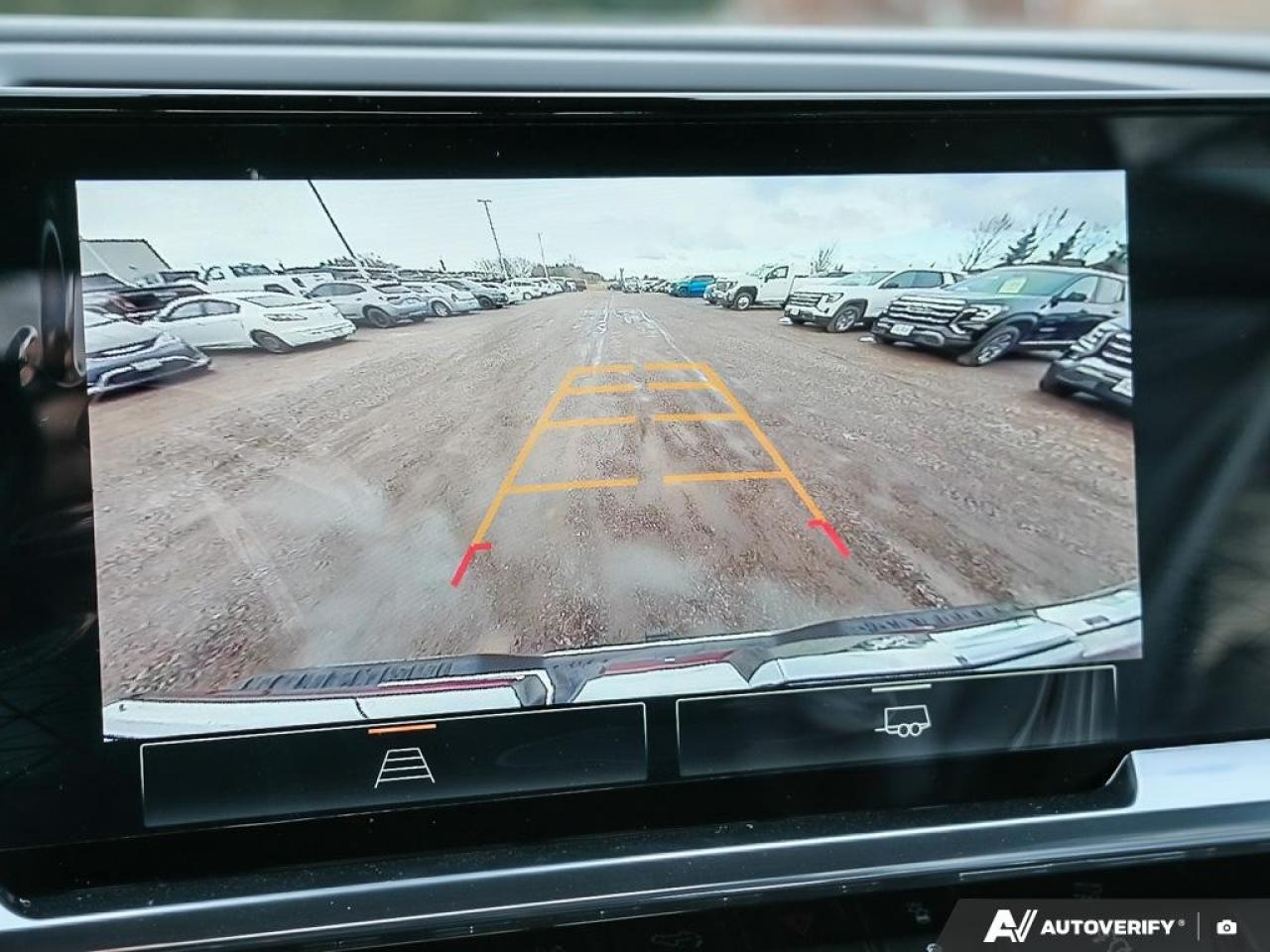 2026 GMC Sierra 1500 Crew Cab Short Box 4-Wheel Drive SLT Photo