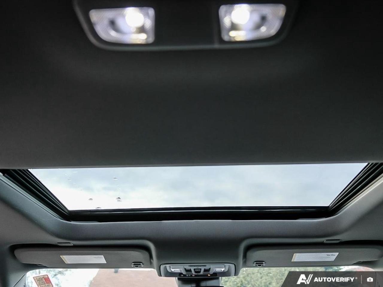 2026 GMC Sierra 1500 Crew Cab Short Box 4-Wheel Drive SLT Photo