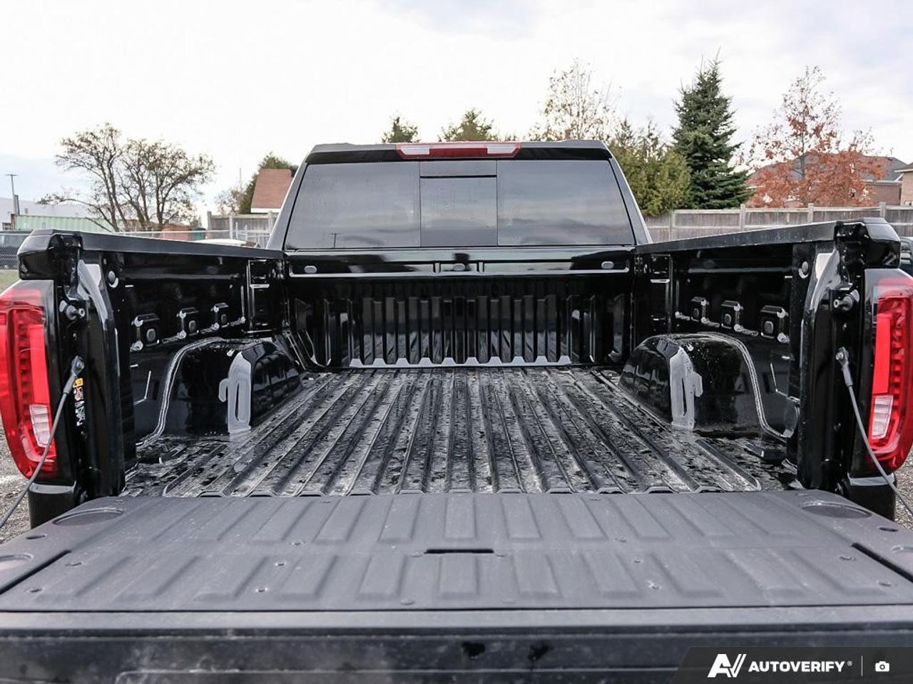 2026 GMC Sierra 1500 Crew Cab Short Box 4-Wheel Drive SLT Photo