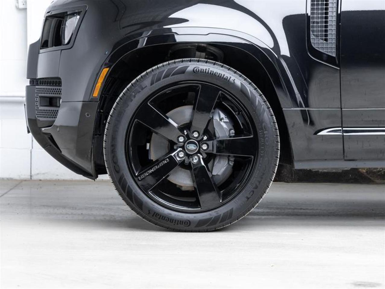 2024 Land Rover Defender  Photo