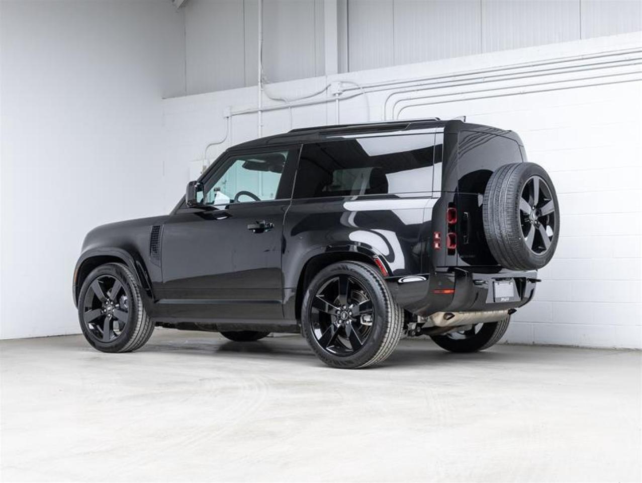 2024 Land Rover Defender  Photo