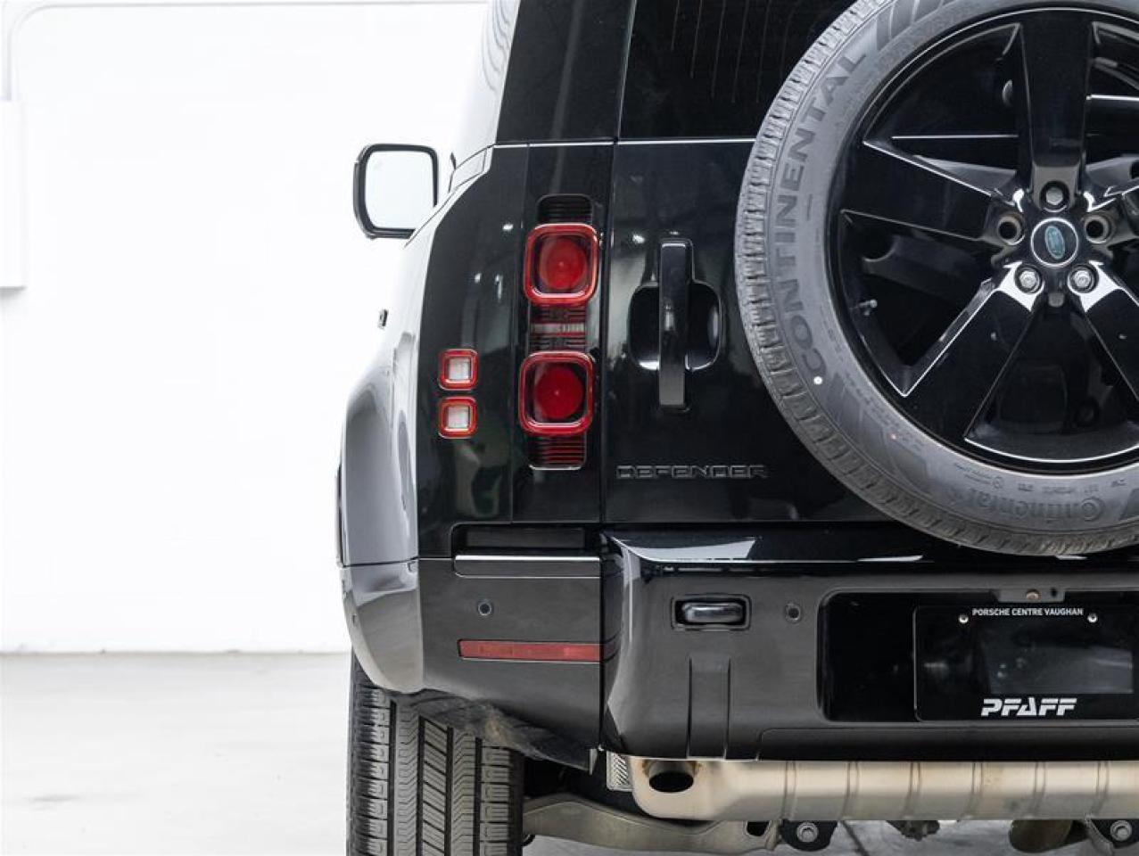 2024 Land Rover Defender  Photo