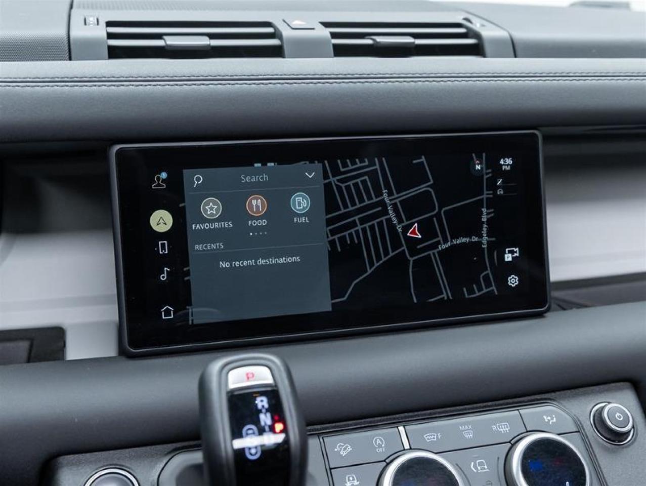 2024 Land Rover Defender  Photo