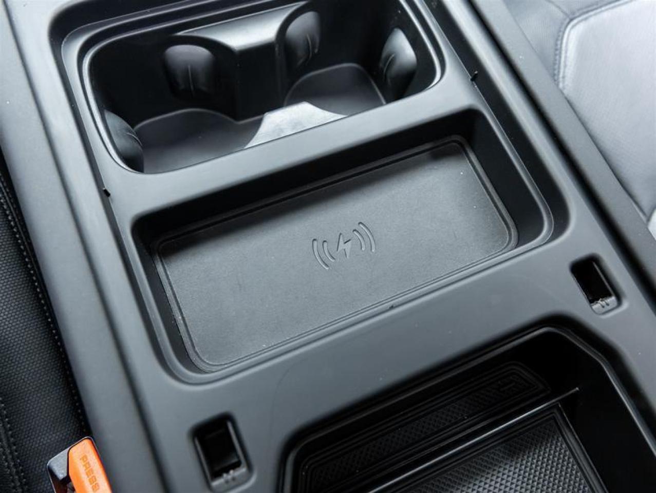 2024 Land Rover Defender  Photo