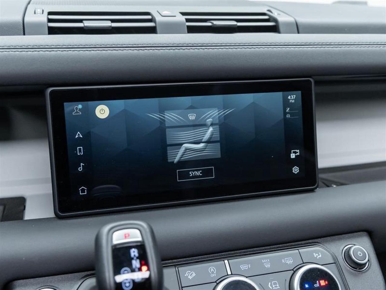 2024 Land Rover Defender  Photo