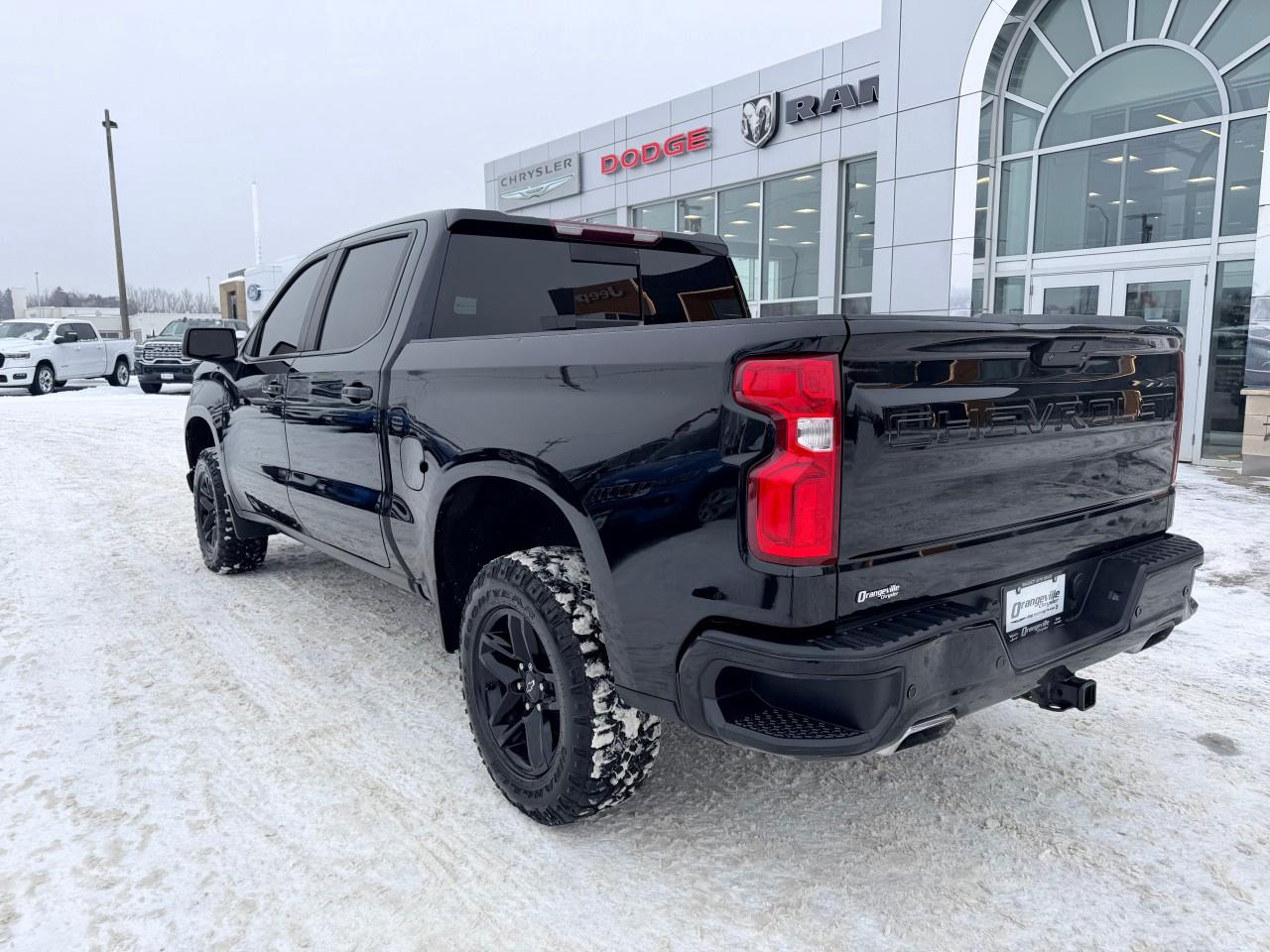 2021 Chevrolet Silverado 1500 Crew Cab Short Box 4-Wheel Drive LT Trail Boss Photo