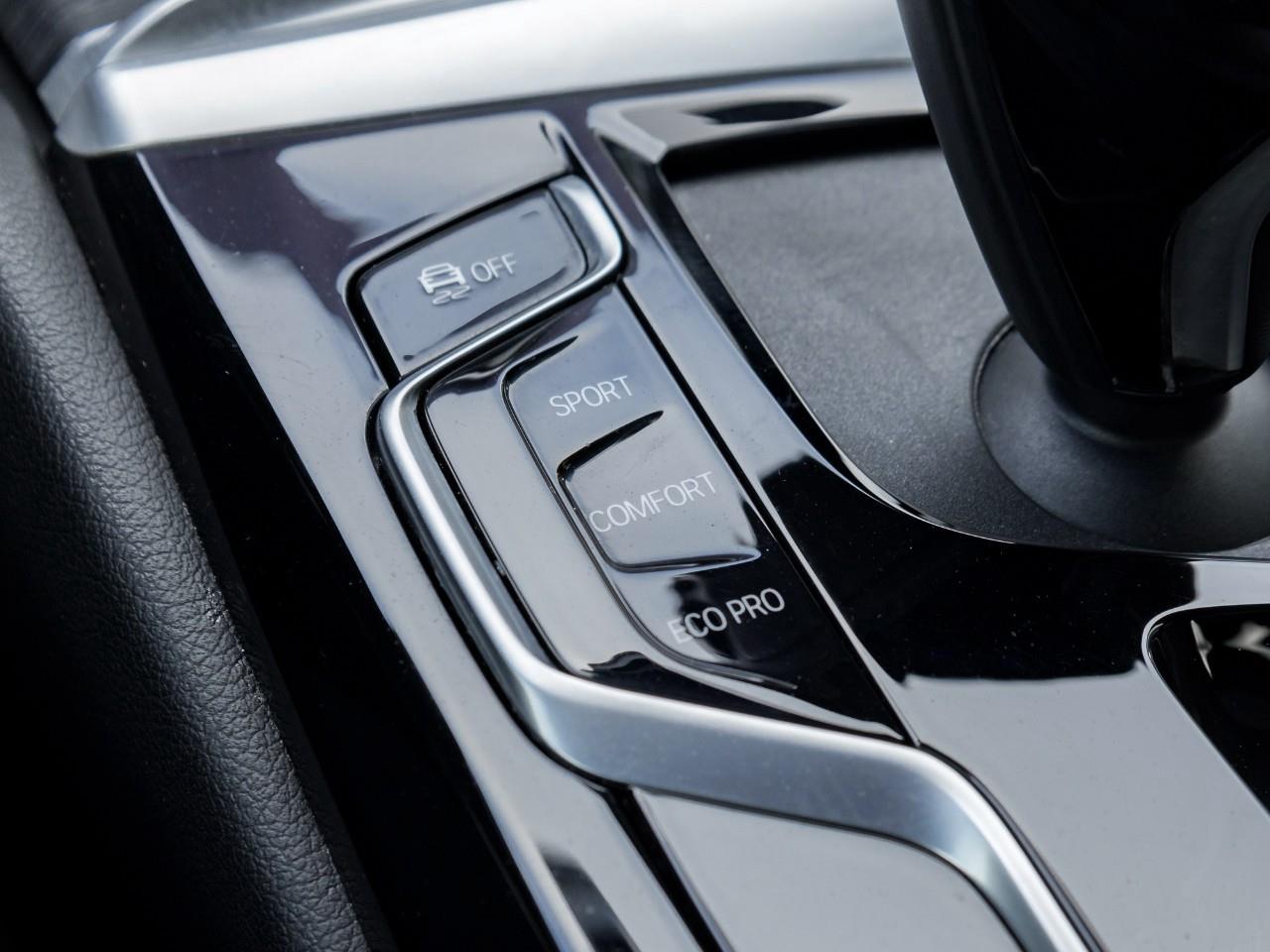 2023 BMW 530 i xDrive 4dr All-Wheel Drive Sedan Photo