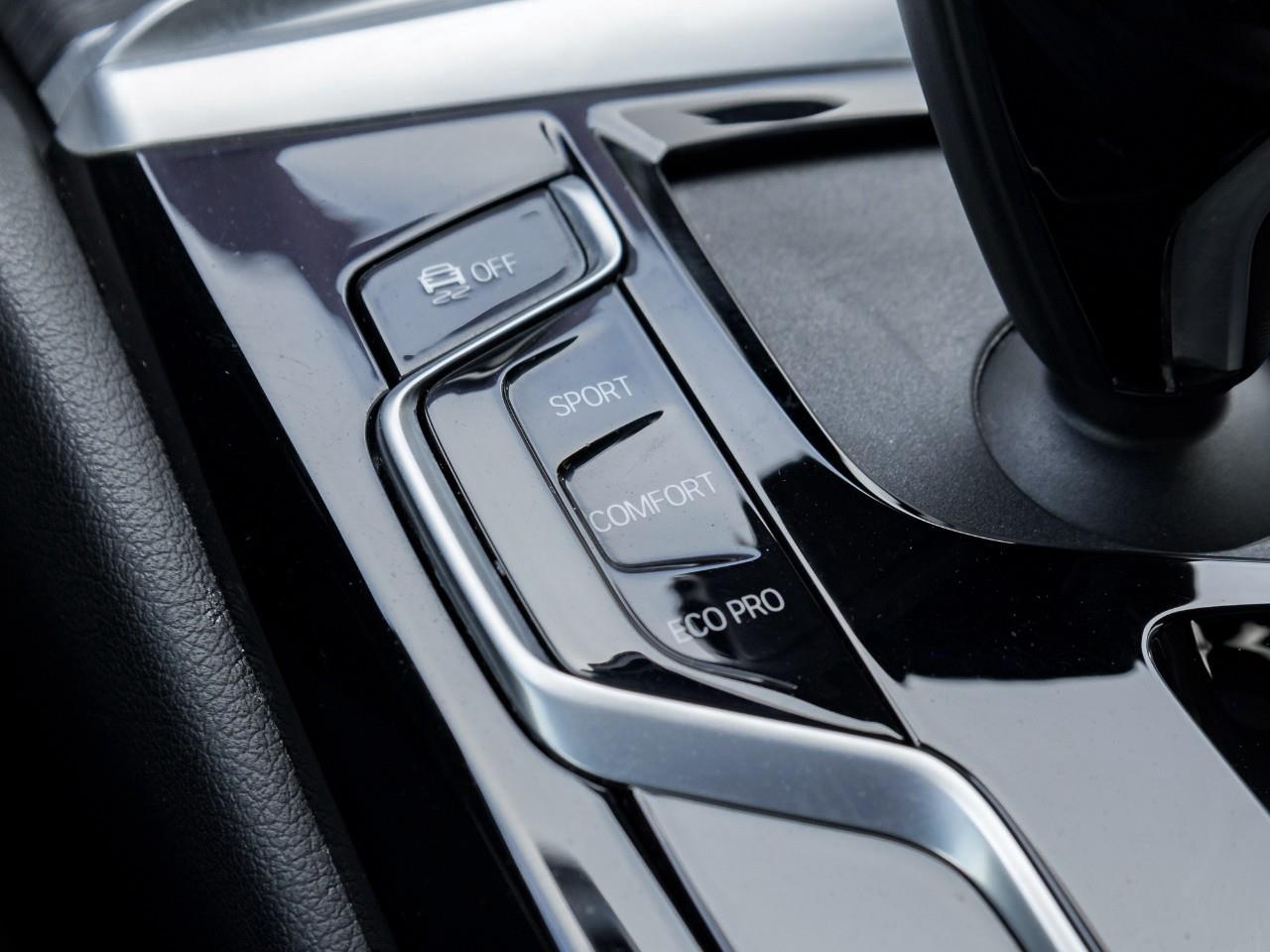 2023 BMW 530 i xDrive 4dr All-Wheel Drive Sedan Photo