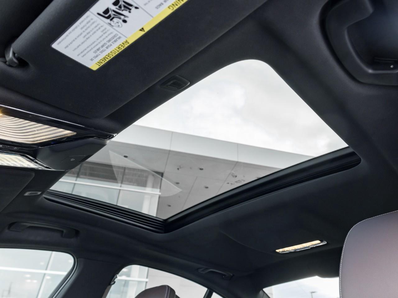 2023 BMW 530 i xDrive 4dr All-Wheel Drive Sedan Photo