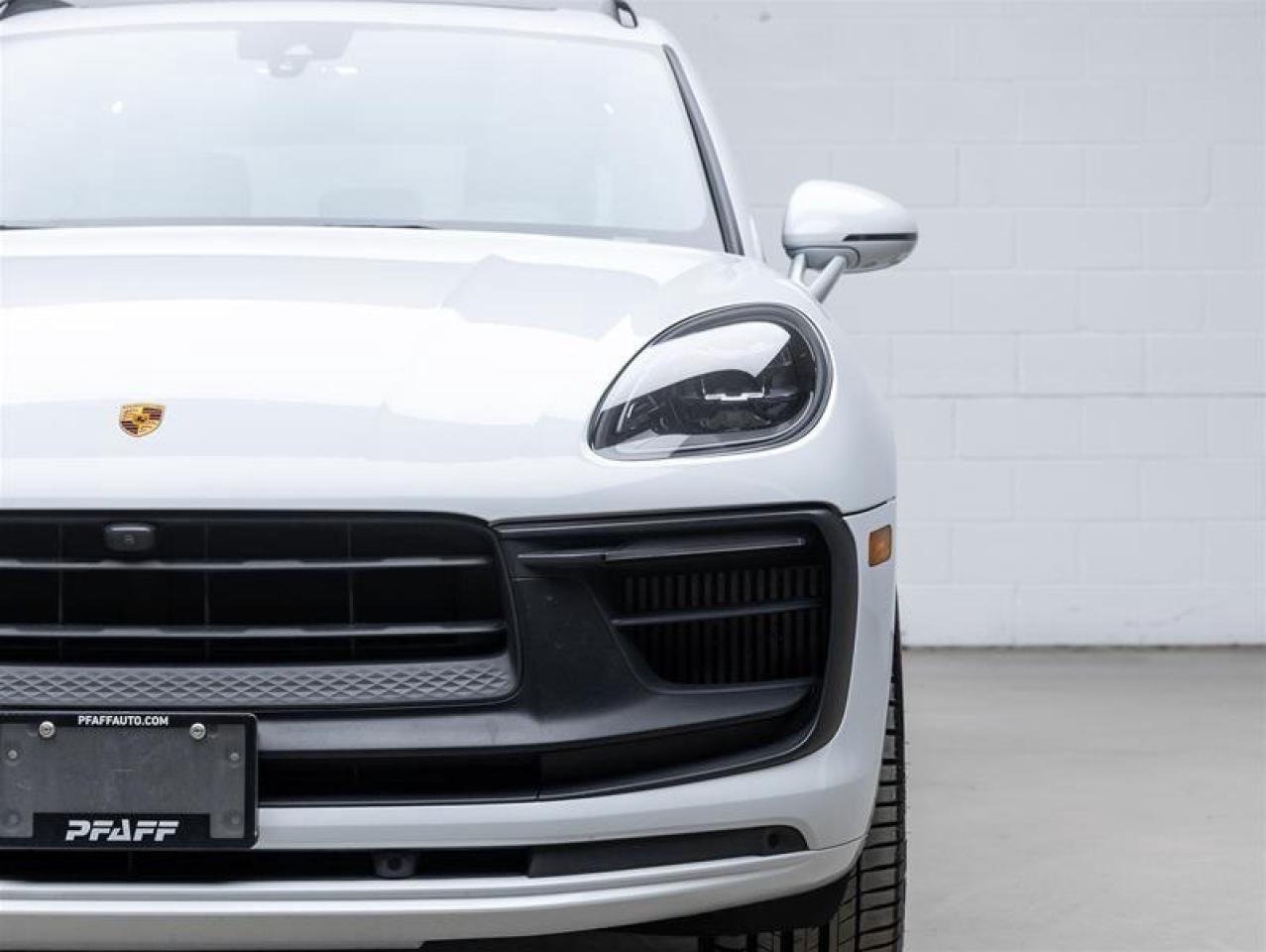 2022 Porsche Macan  Photo
