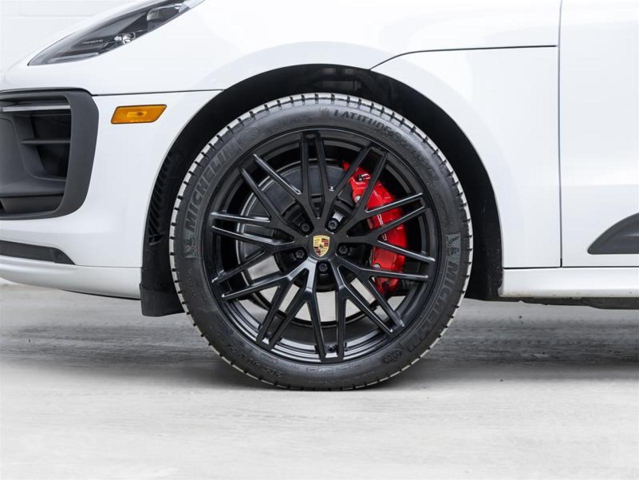 2022 Porsche Macan  Photo