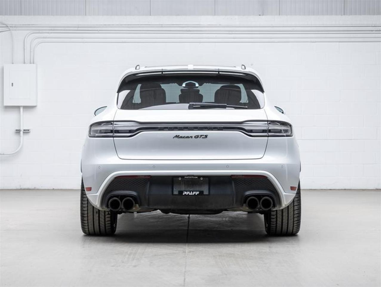 2022 Porsche Macan  Photo