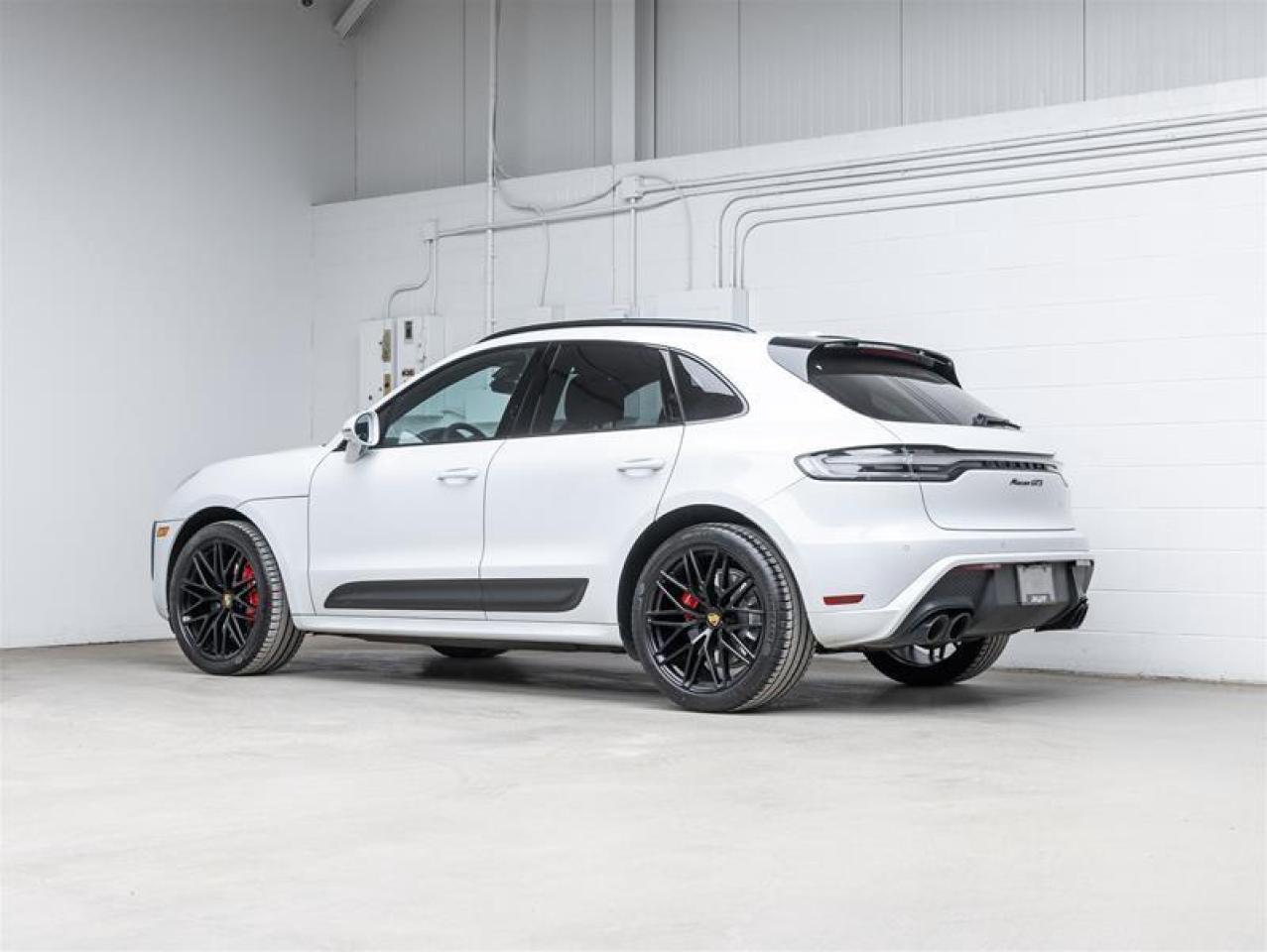 2022 Porsche Macan  Photo