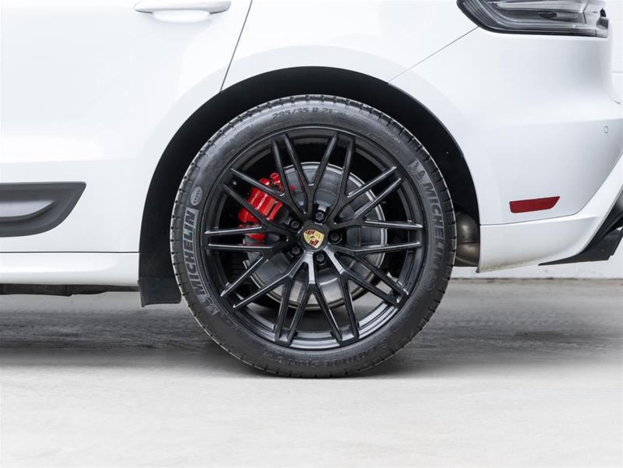 2022 Porsche Macan  Photo