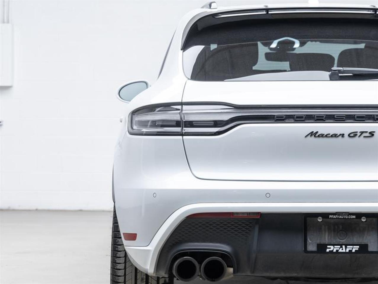 2022 Porsche Macan  Photo