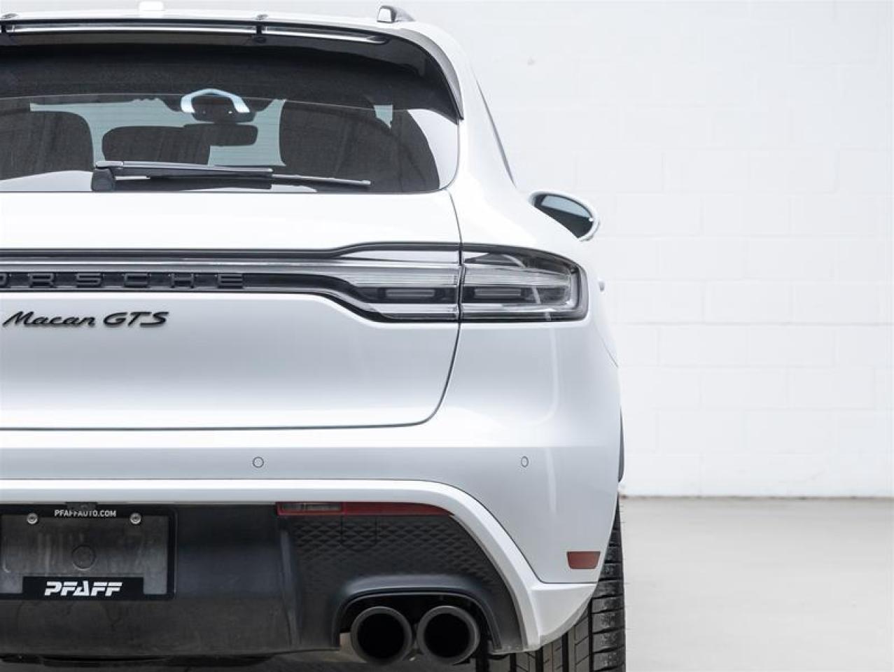 2022 Porsche Macan  Photo
