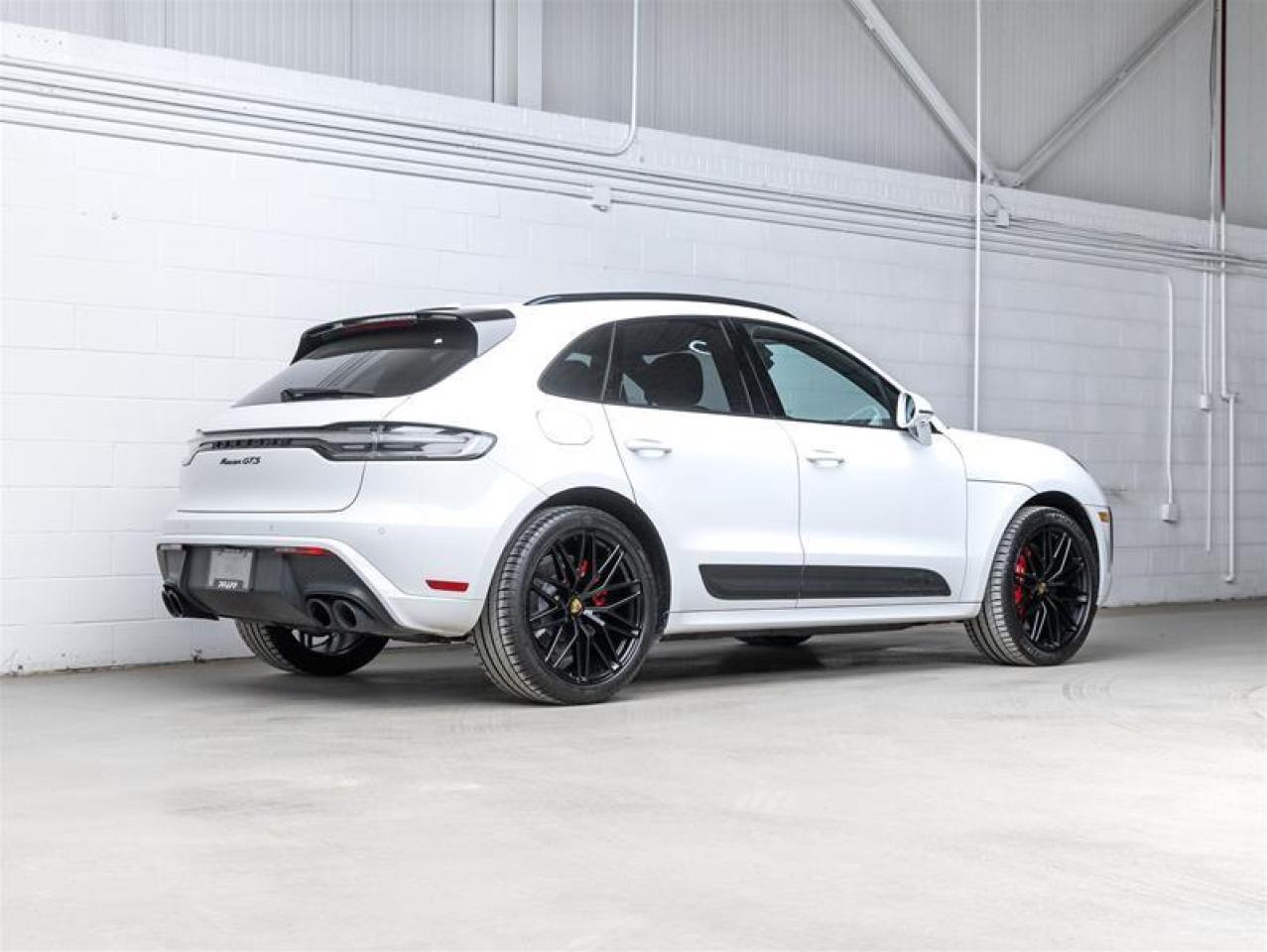 2022 Porsche Macan  Photo