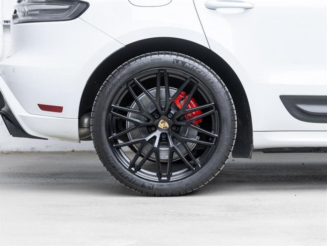 2022 Porsche Macan  Photo