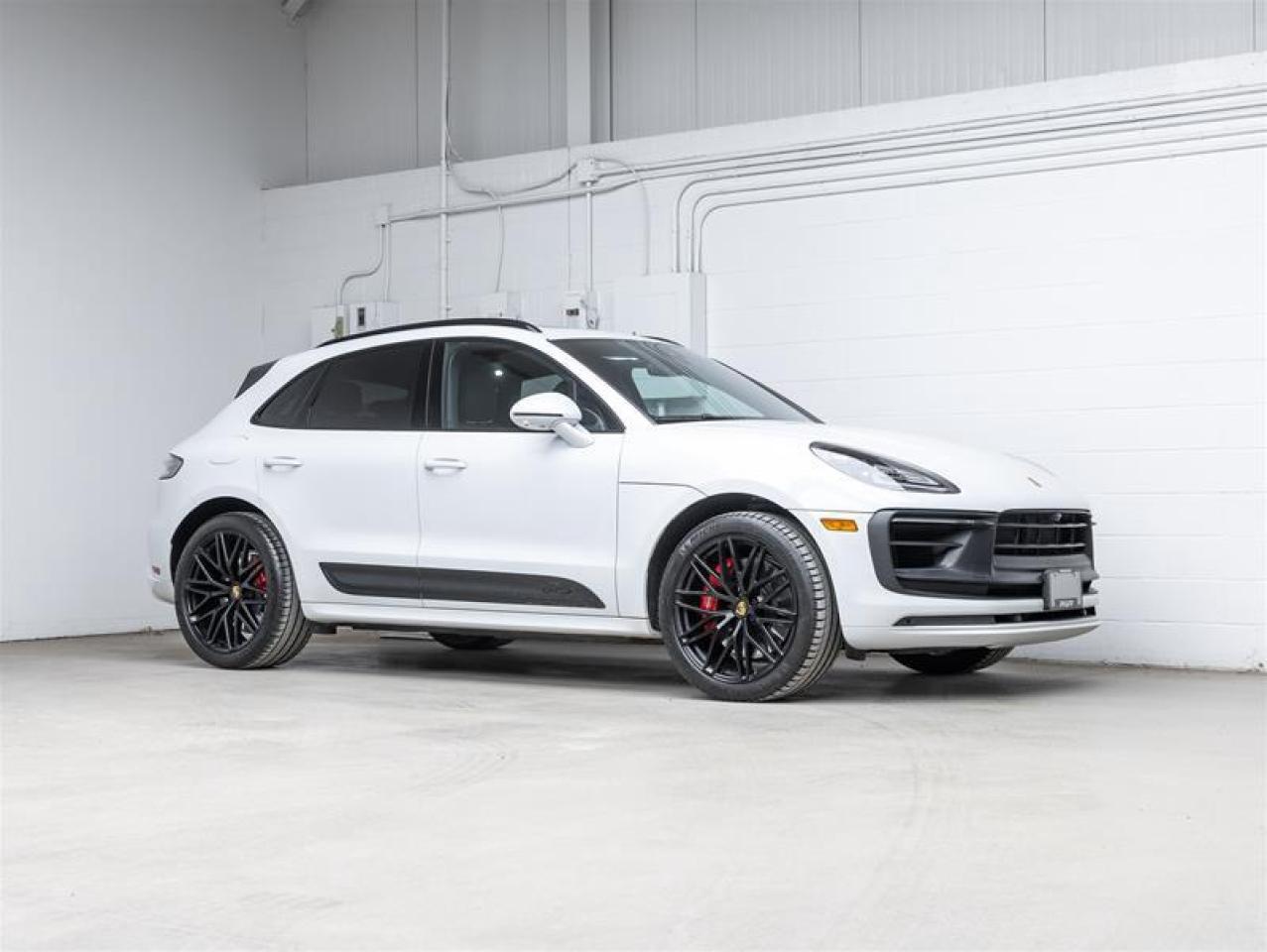 2022 Porsche Macan  Photo
