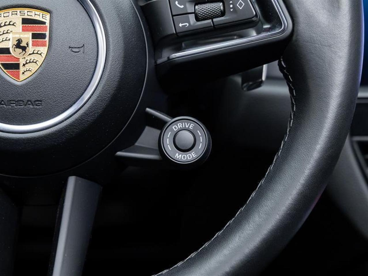 2022 Porsche Macan  Photo