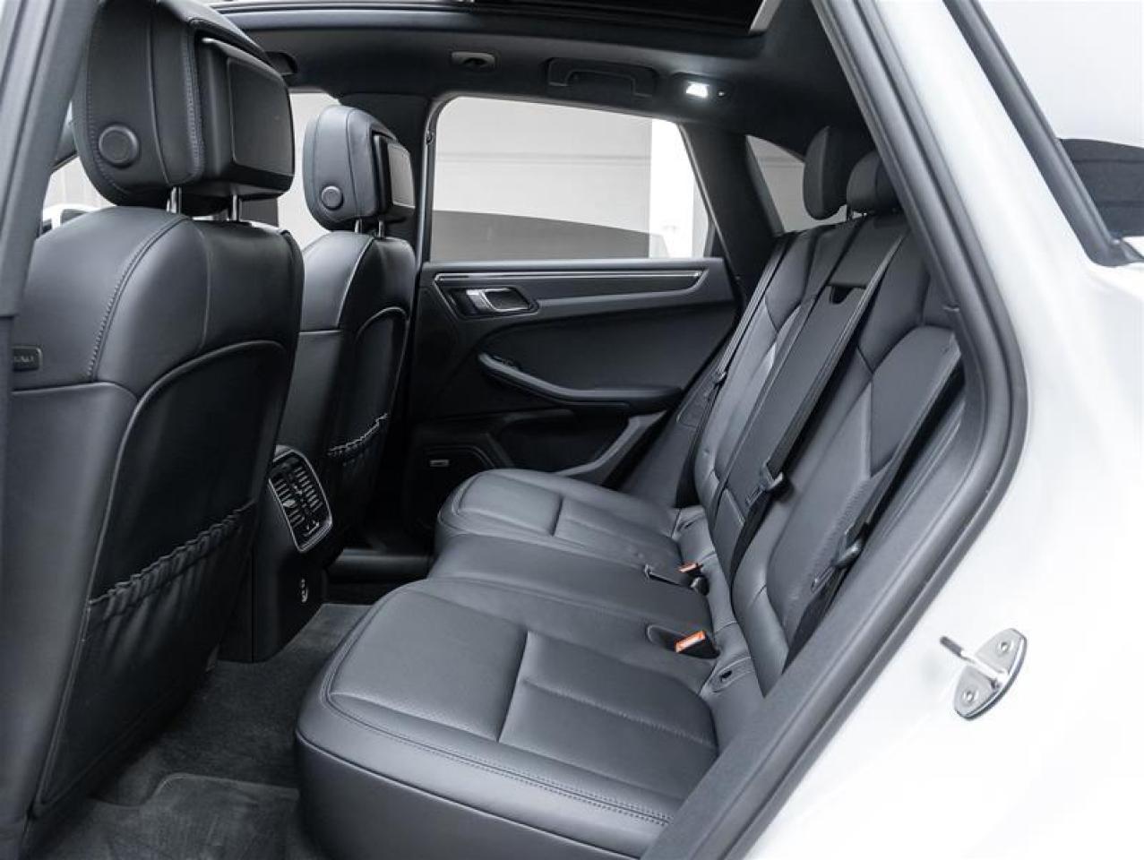 2022 Porsche Macan  Photo