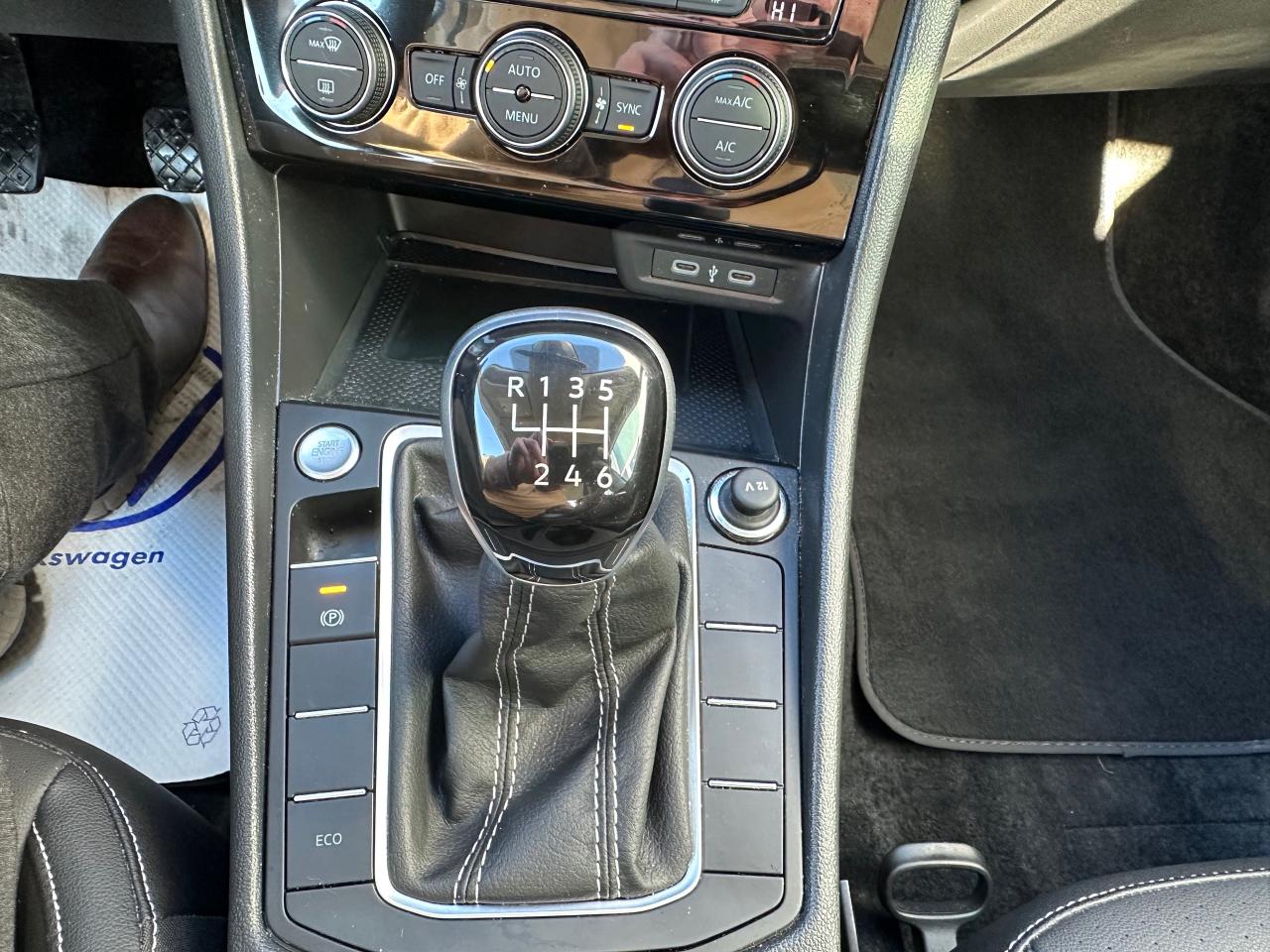 2024 Volkswagen Jetta Comfortline (M6) 4dr Sedan Photo