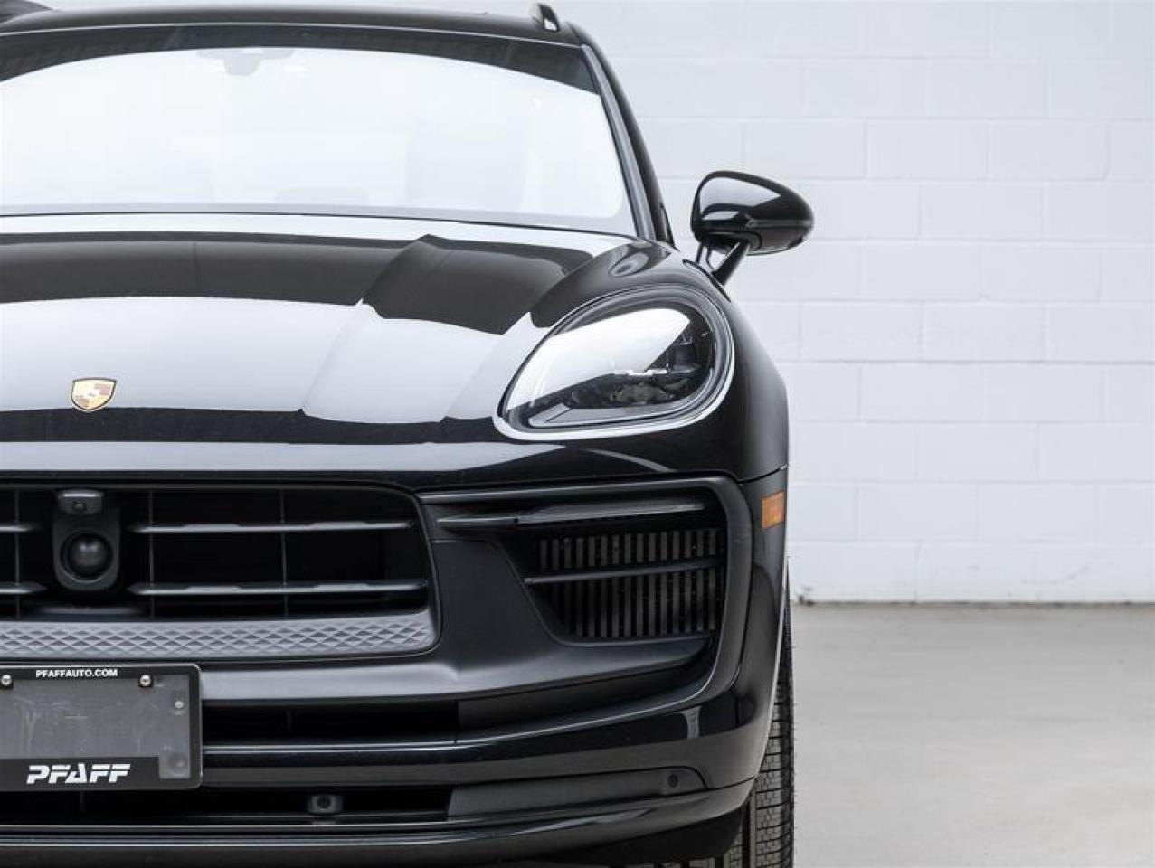 2024 Porsche Macan  Photo3