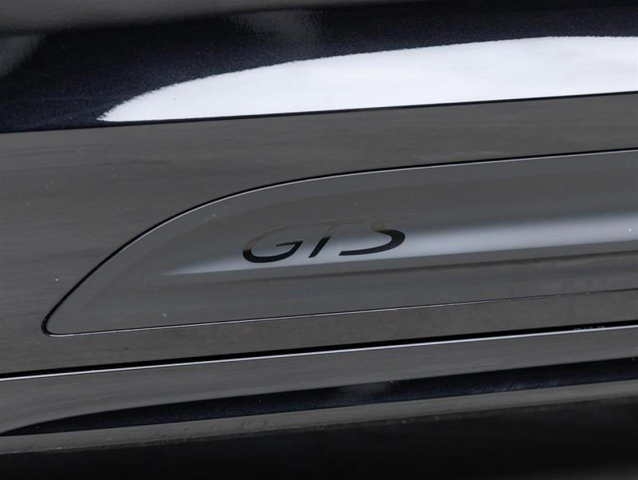 2024 Porsche Macan  Photo