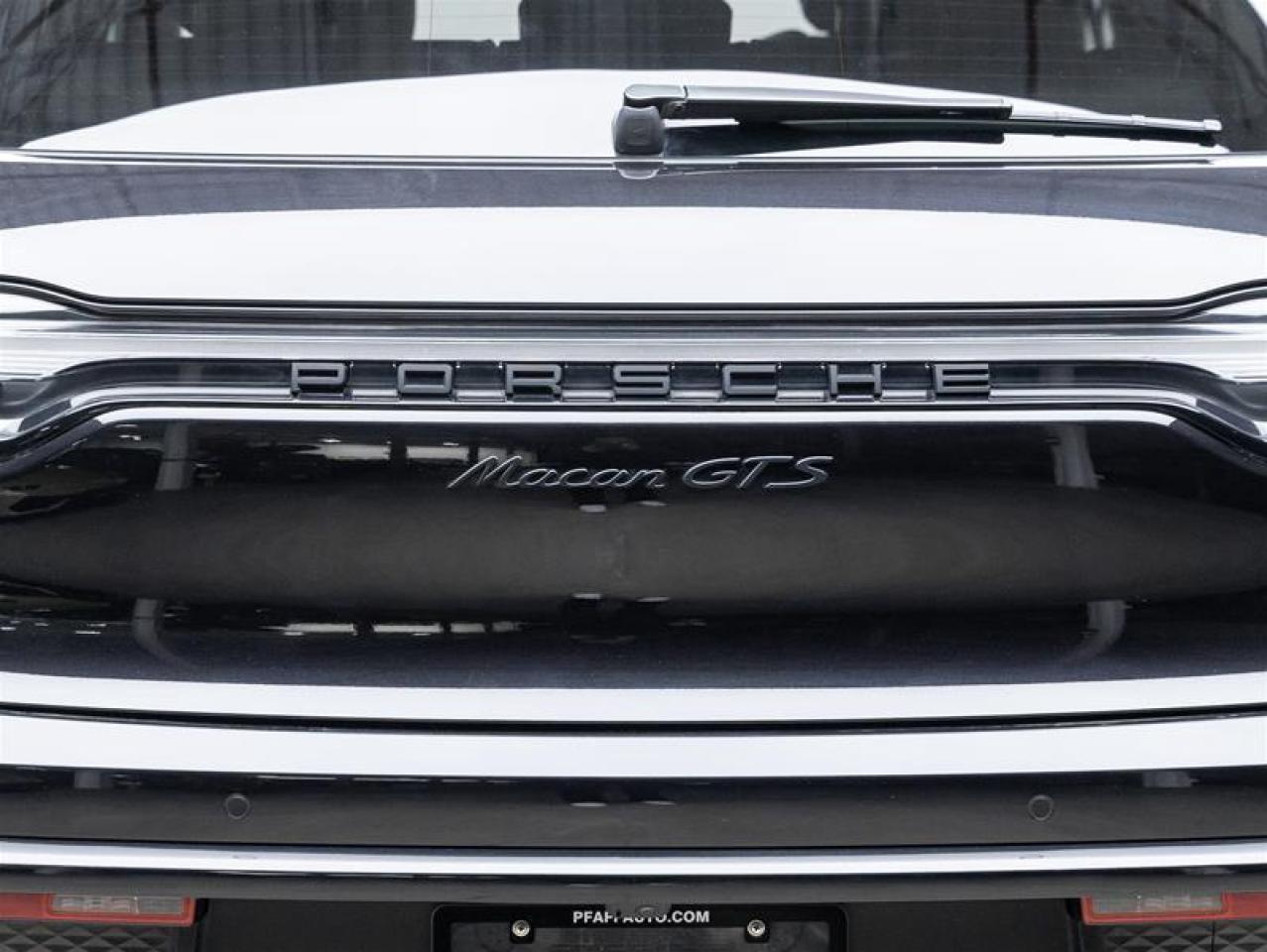 2024 Porsche Macan  Photo