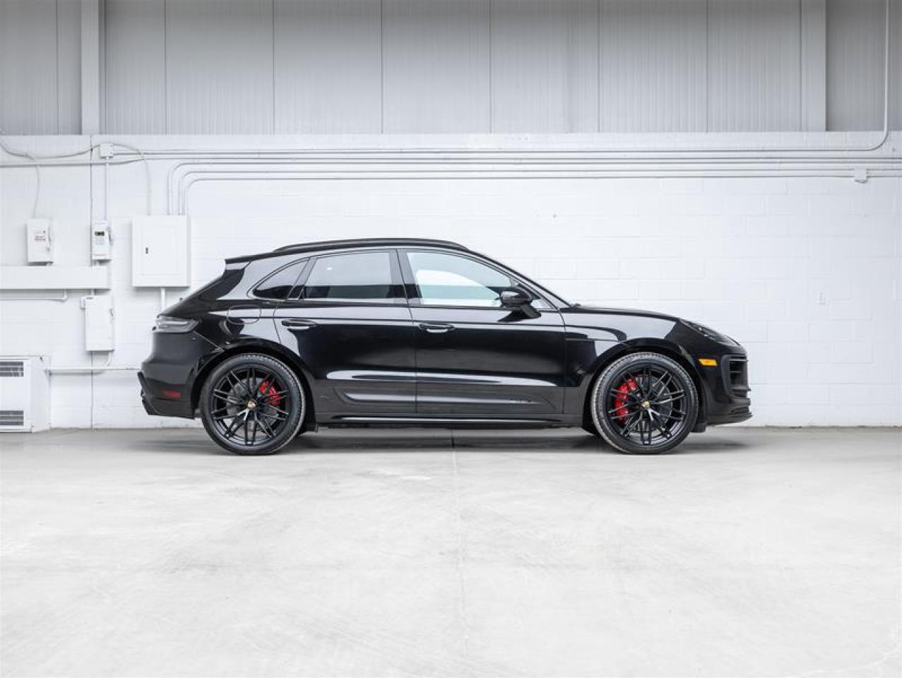 2024 Porsche Macan  Photo