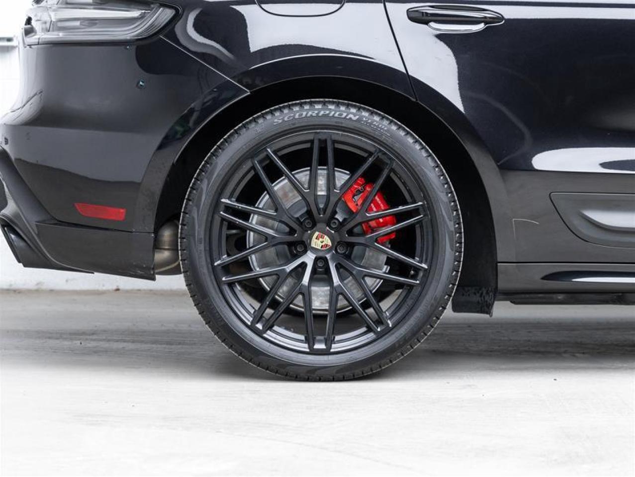 2024 Porsche Macan  Photo