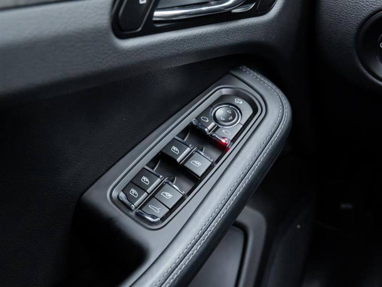 2024 Porsche Macan  Photo