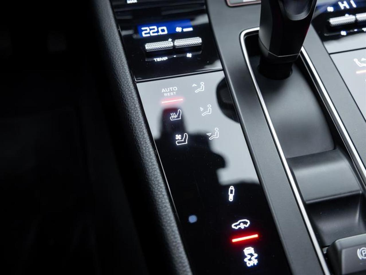 2024 Porsche Macan  Photo