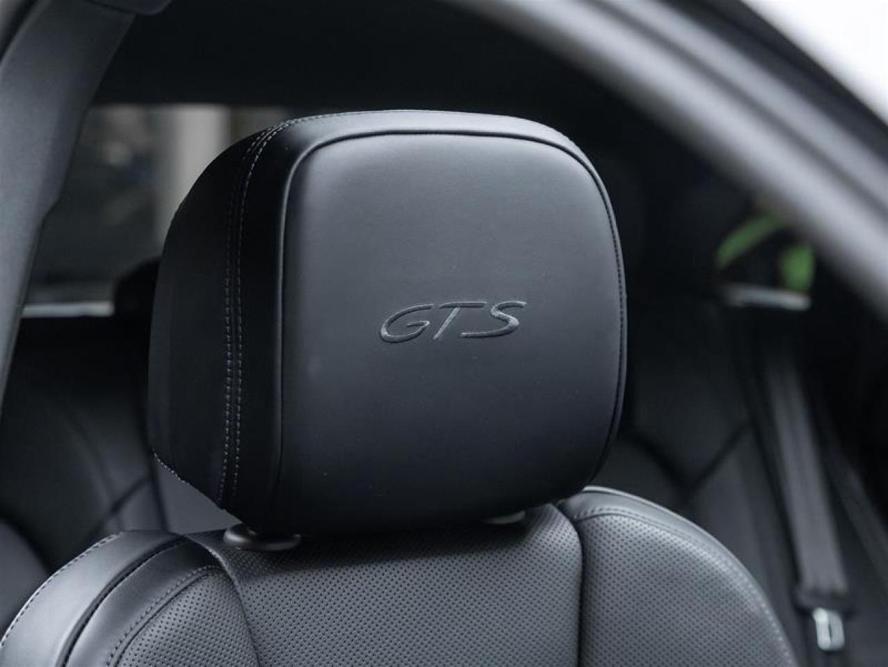 2024 Porsche Macan  Photo