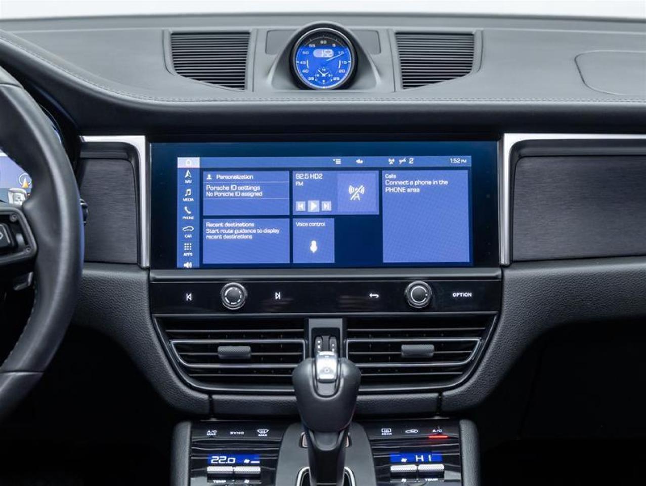 2024 Porsche Macan  Photo