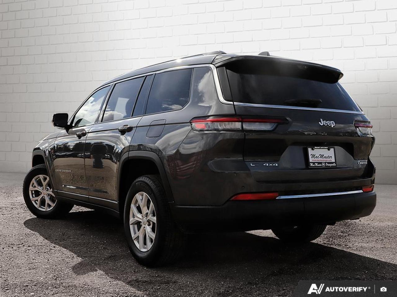 2023 Jeep Grand Cherokee L Limited 4x4 Photo