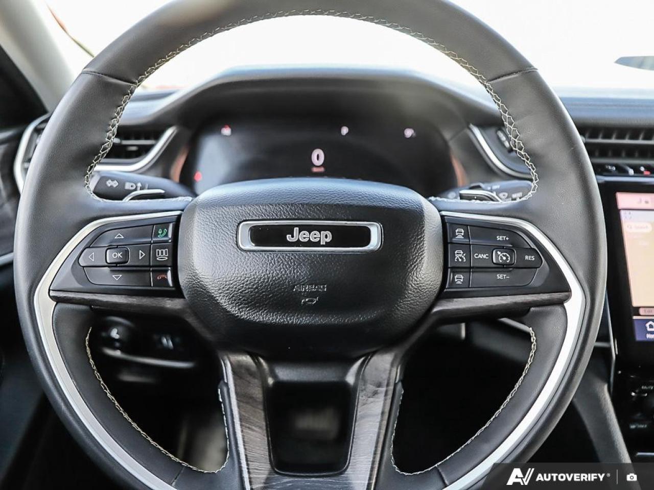 2023 Jeep Grand Cherokee L Limited 4x4 Photo