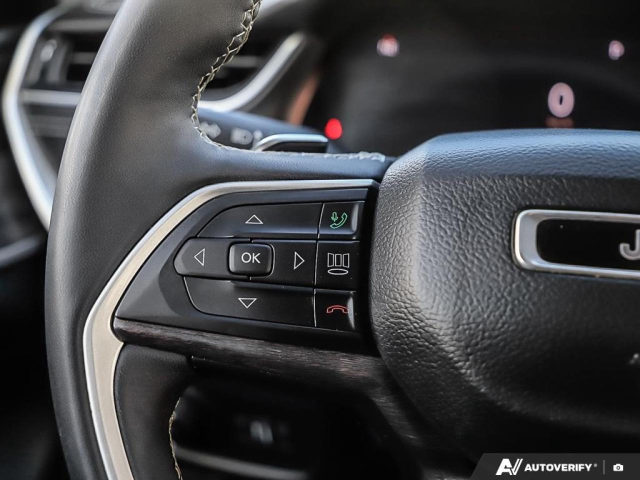 2023 Jeep Grand Cherokee L Limited 4x4 Photo