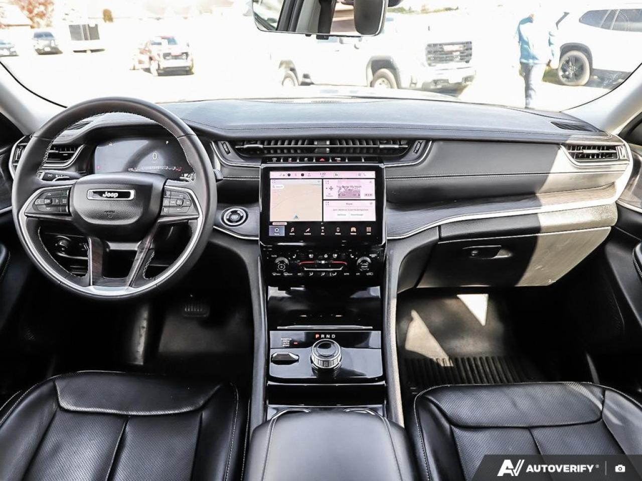 2023 Jeep Grand Cherokee L Limited 4x4 Photo