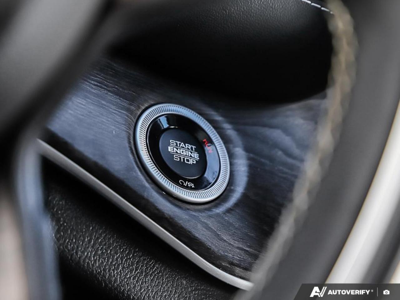 2023 Jeep Grand Cherokee L Limited 4x4 Photo